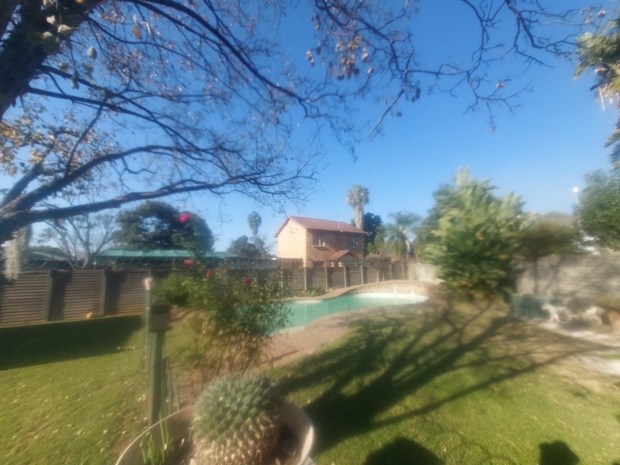 4 Bedroom Property for Sale in Oos Einde North West